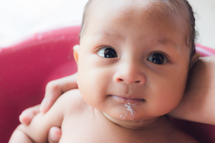 Sau khi nôn trớ, có nên cho trẻ sơ sinh uống nước ngay?